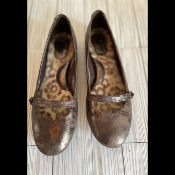 Born Dublin Metallic Brown Leather Mary Jane Flats - Picture 3 of 6